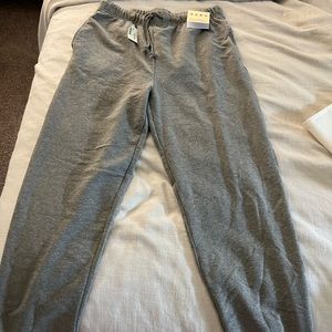 Aero high rise slouchy sweatpants!! Sooo comfy, must have! Size medium.